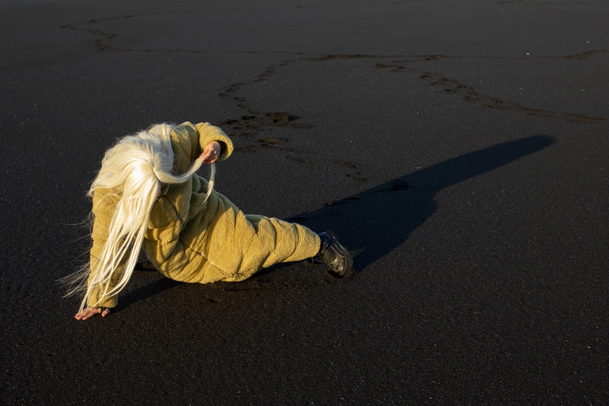 Image from Si me ves ir con todo, es porque a la noche lloro